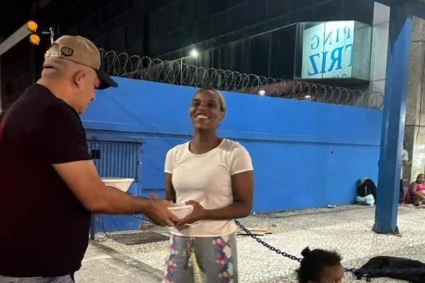 De casa em casa, Reney Torres da Silva leva esperança a famílias necessitadas