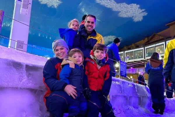 Ticiana e Alfredo Lima curtem temporada de viagem por Gramado com os filhos