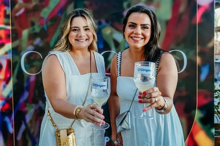 Karla Rodrigues e Renata Benevides armam mais uma edição do Capuchino Society