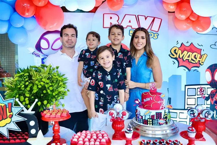 Tayra Romcy e Leo Aguiar celebram os cinco anos do filho Ravi