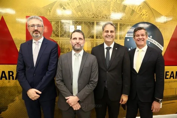Lançamento do livro "Direito Probatório" reúne personalidades da área jurídica de Fortaleza