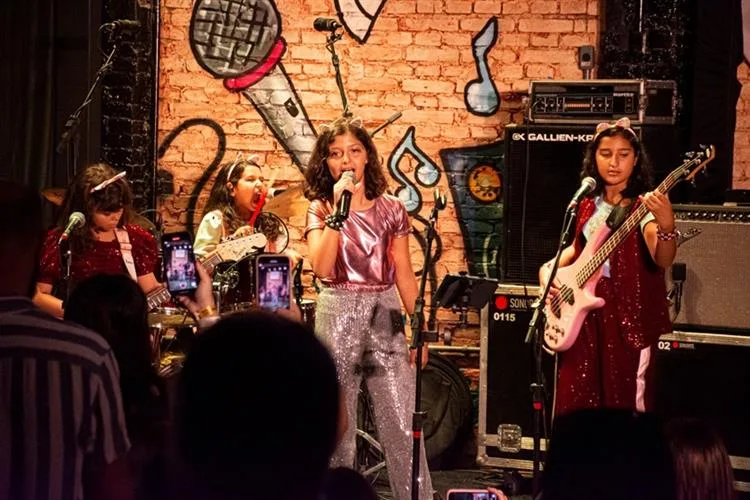 Little Cats: banda infantil de pop rock apresenta o primeiro clipe de carreira.