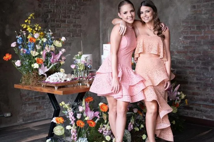 Nathalia Petrone e Naiana Gripp celebram os 40 anos em festa duplamente especial