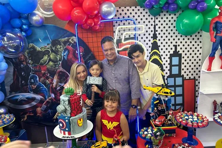 Mirza Melo e Ival Alves celebram os cinco anos do filho Miguel