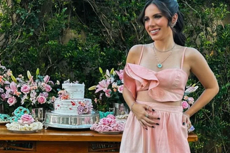 Nicole Vasconcelos e Pedro Paulo Carapeba reúnem os mais próximos no chá de baby de Olívia