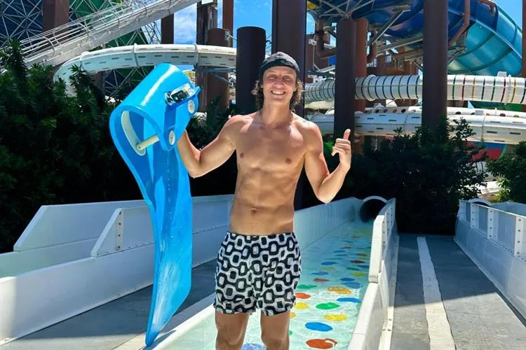 David Luiz e família curtem dia de diversão no Beach Park