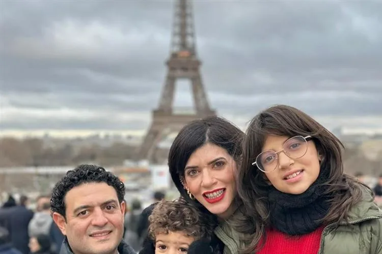 Thais e Helder Moreno fazem brinde duplo em Paris