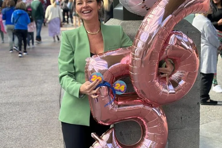 Ana Cristina Wolf celebra nova idade nos EUA