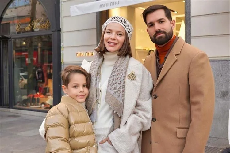Paulinha Sampaio e Felipe Rocha desbravam Portugal e Espanha com o filho Bento