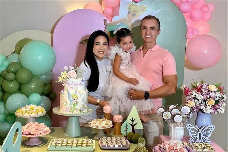 Carol Yamazaki e Marcelo Marfrutas celebram os cinco aninhos de Maria Valentina