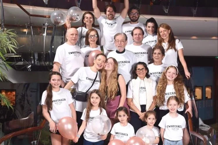 Ana Macedo e Léo Brasil comemoram os 15 anos da filha Constanza a bordo do navio Royal Caribbean