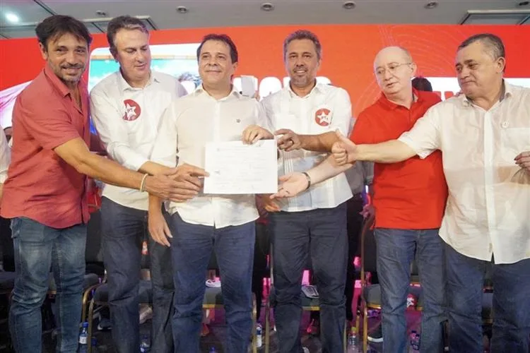 Evandro Leitão oficializa pré-candidatura à Prefeitura de Fortaleza pelo PT