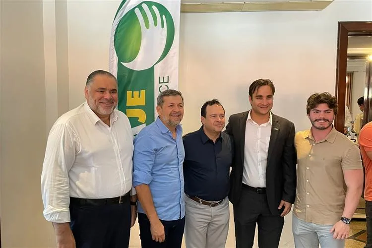 Igor Queiroz abrilhanta evento da Associação dos Jovens Empresários