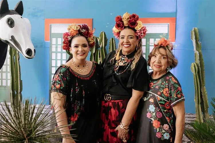 Ana Cristina Guilherme celebra seu aniversário com mais uma edição do Bloco Amigos da Onça