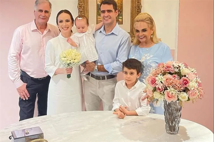 Arthur Costa Lima Filho e Mariana Furlan oficializam união