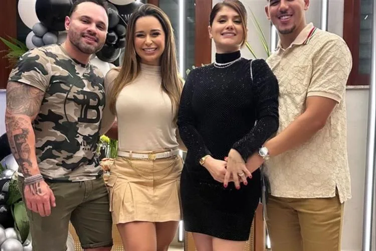 Zé Vaqueiro é surpreendido com festa de aniversário