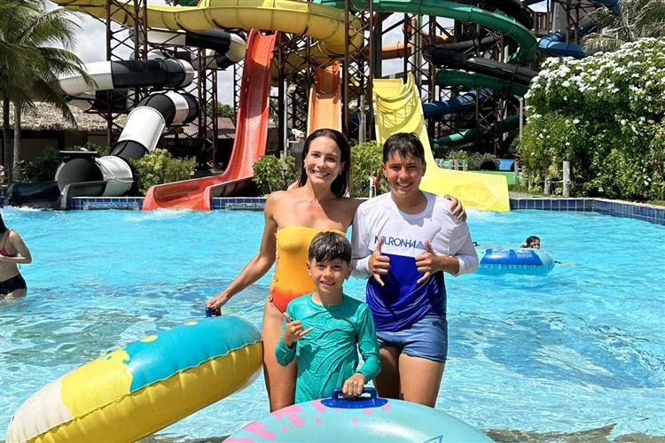 Juliana Knust fala sobre projetos profissionais para 2024 em passagem pelo Beach Park