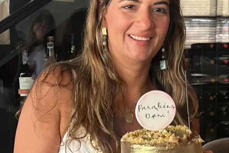 Dani Barreira comemora a nova idade ao lado dos mais queridos