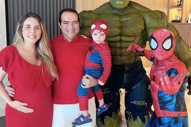 Jade Romero e Marcelo Paz celebram os dois anos do filho Mateo