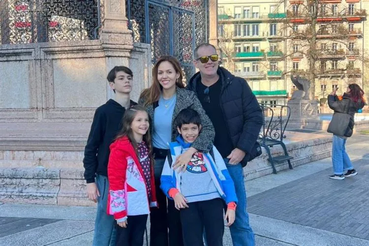 Ana Flávia Torquato e Célio Gurgel vivenciam férias em família