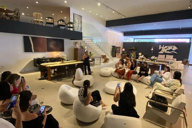 "O marketing na Arquitetura vai além de acompanhamentos de projetos e de obras", por Samya Blum