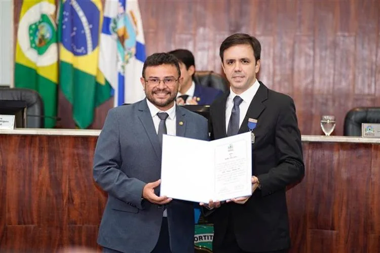 Philomeno Neto é agraciado com a Medalha Edson Queiroz