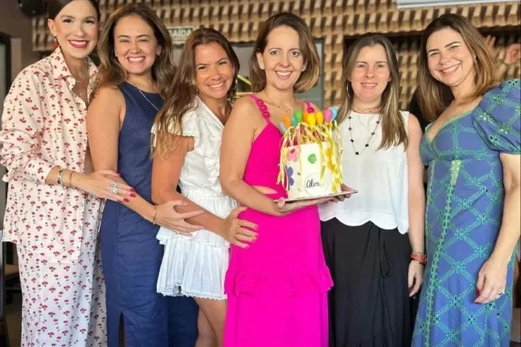 Aline Amorim celebra nova primavera