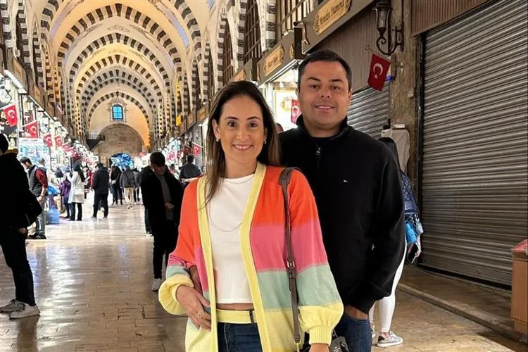Flávia Bento e Nilson Jr. pegam a rota de Istambul depois de dias em Dubai