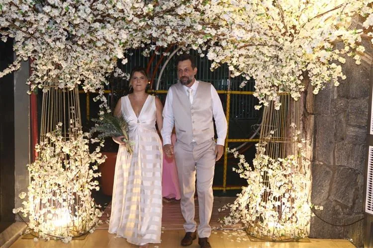 Nyeli Pessoa e Beto Baptista casam em cerimônia intimista no Eco Clube do Cocó