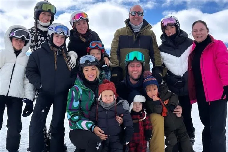 Bruna Waleska e Rodrigo Queiroz seguem em family trip em Val d'Isére