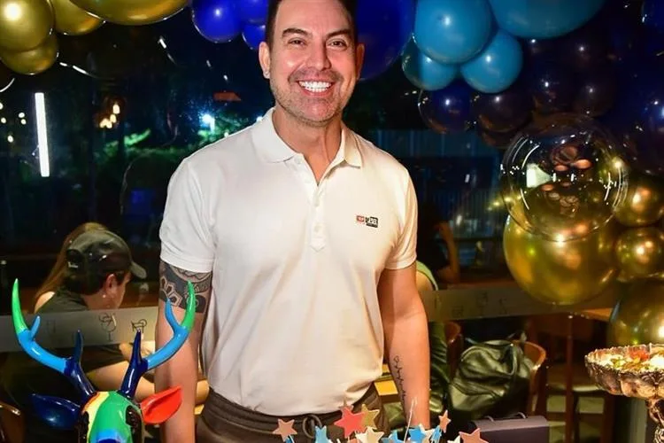 Roberto Alves comemora a nova idade na Coktelitas House
