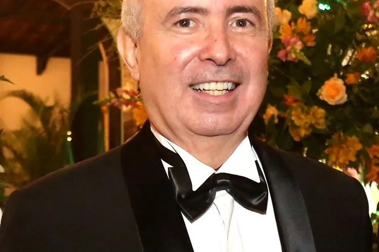 Amarílio Cavalcante e Alódia Guimarães disputam histórica eleição do Ideal Clube