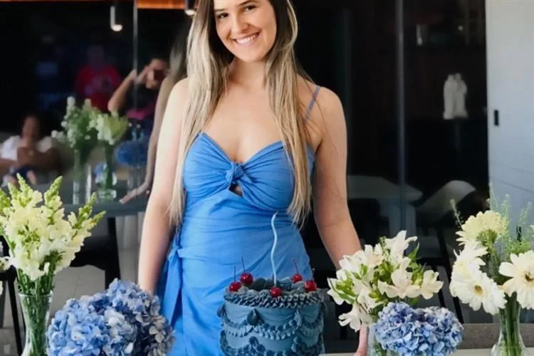Lizandra Pordeus festeja mais um ano em sua idade