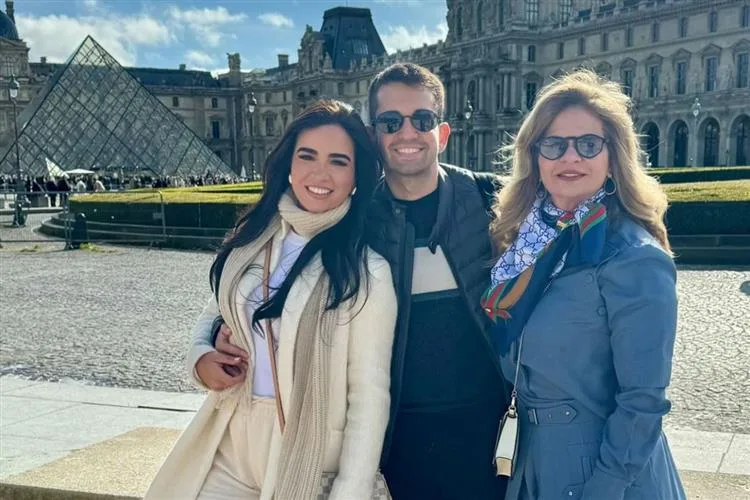 Germana Wanderley em férias com os herdeiros na Europa
