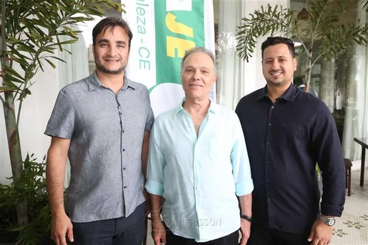 José Carlos Pontes compartilha suas experiências em almoço da AJE Fortaleza