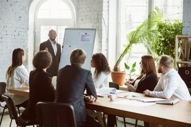 Como o treinamento corporativo pode aumentar a performance e produtividade dos seus colaboradores