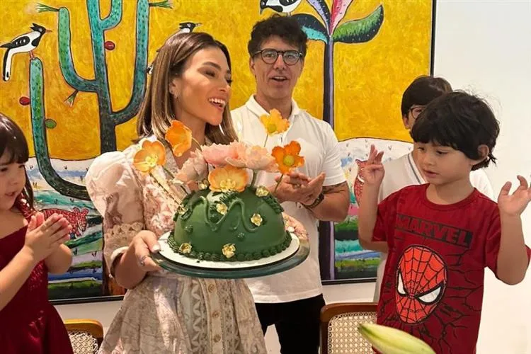 Ana Carolina Pinto festeja nova idade em comemoração intimista