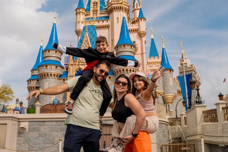 Sophia Eldo curte dias de diversão com a família na Disney, em Orlando
