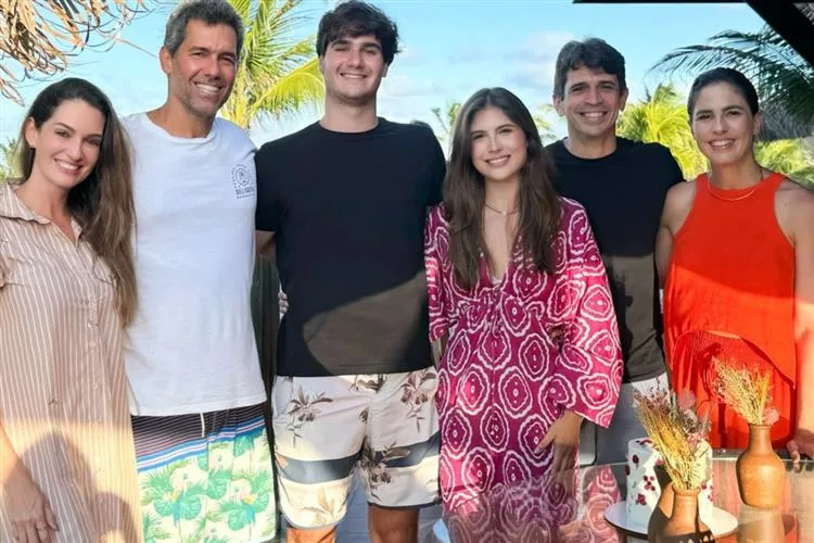 Cecília Fiúza celebra mais uma primavera com muita alegria