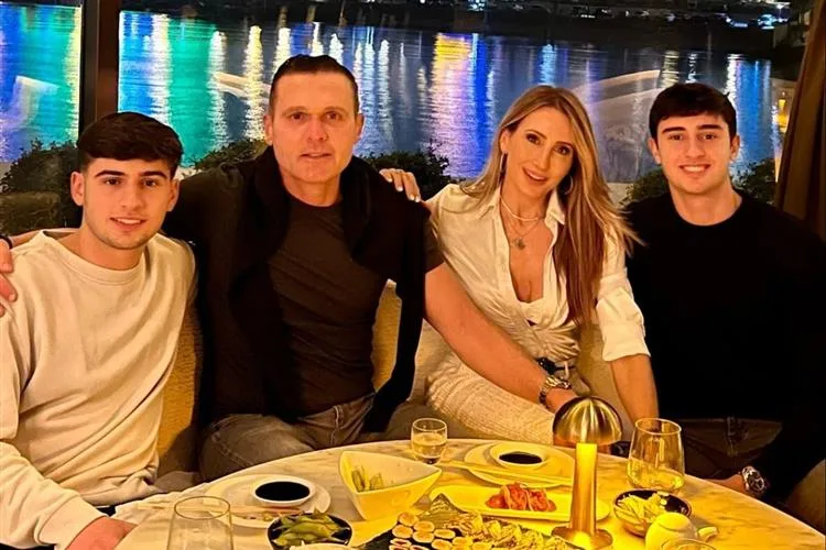 Melaine e Eduardo Diogo curtem dias de lazer e turismo com a família em Doha, Qatar