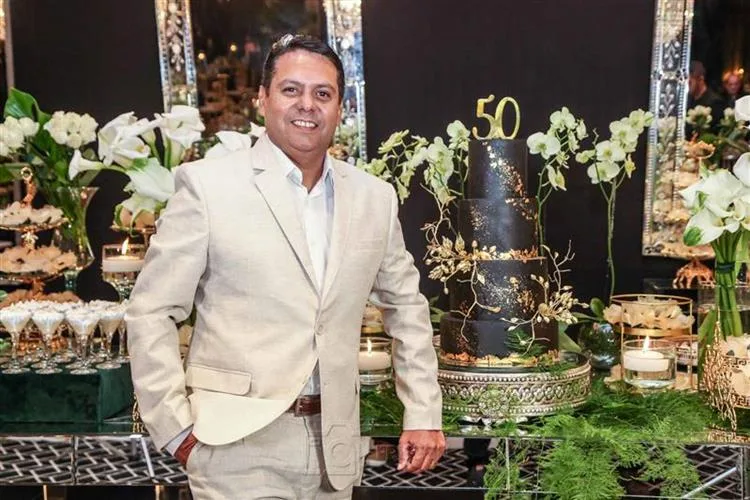 Perboyre Jr. comemora os 50 anos com animada festa