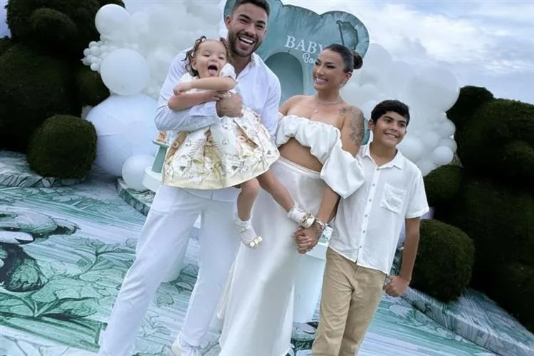 Thayse Teixeira e Leonardo Meireles descobrem que vem aí um menino para completar a família