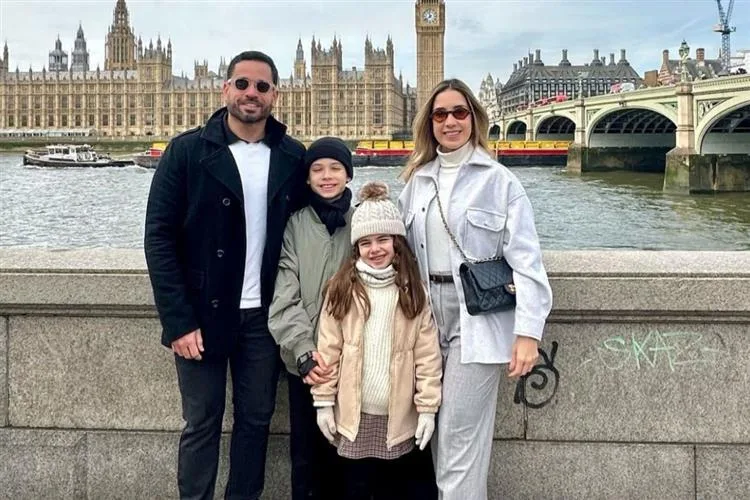 Liana e Rafael Sá colecionando momentos com os filhos em Londres