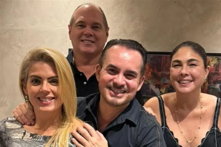 Willfridy Mendonça comemora passagem pela folhinha entre amigos