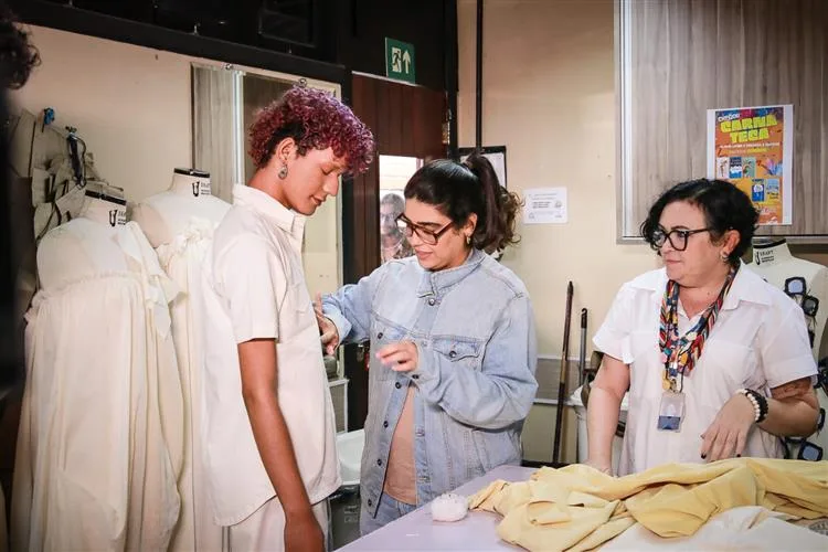 Estilista Marina Bitu apresenta coleção inspirada no Cariri Cearense no SPFW 2024