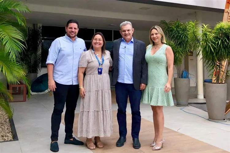 José Sarto destaca projetos da Prefeitura em visita ao Grupo Cidade