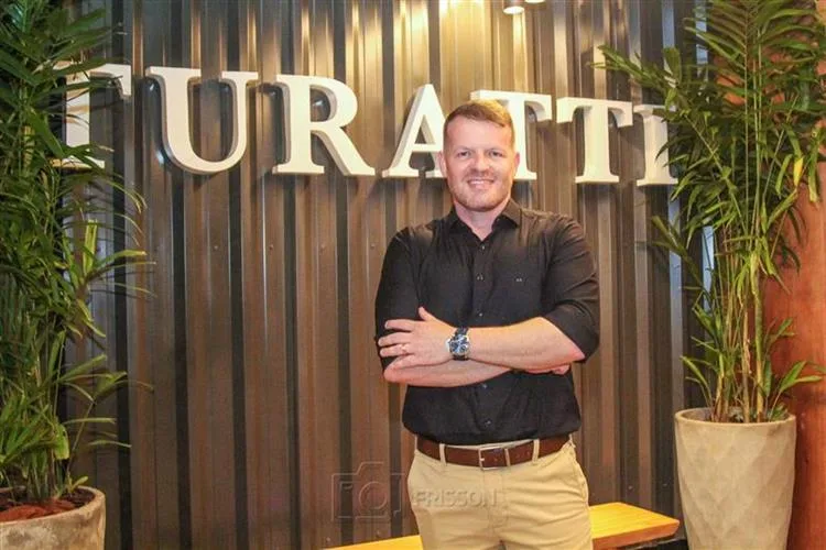 Turatti recebe convidados para apresentar novo conceito: restaurante, parrilla e cervejaria