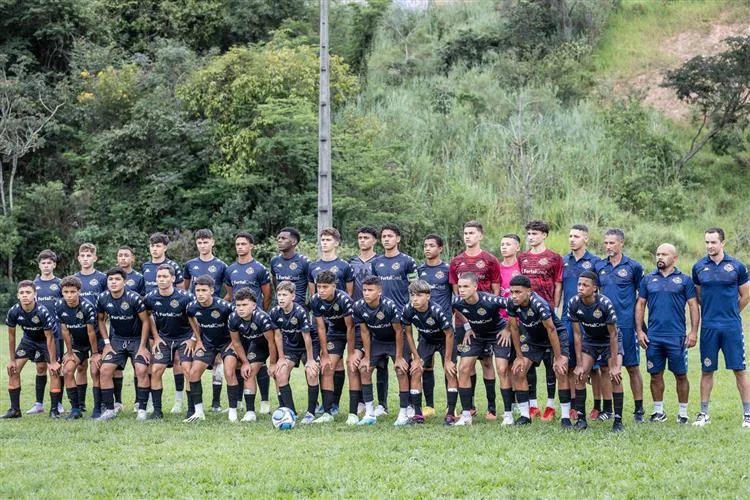 Estrela Dourada FC: O Novo Celeiro de Talentos do Futebol Brasileiro