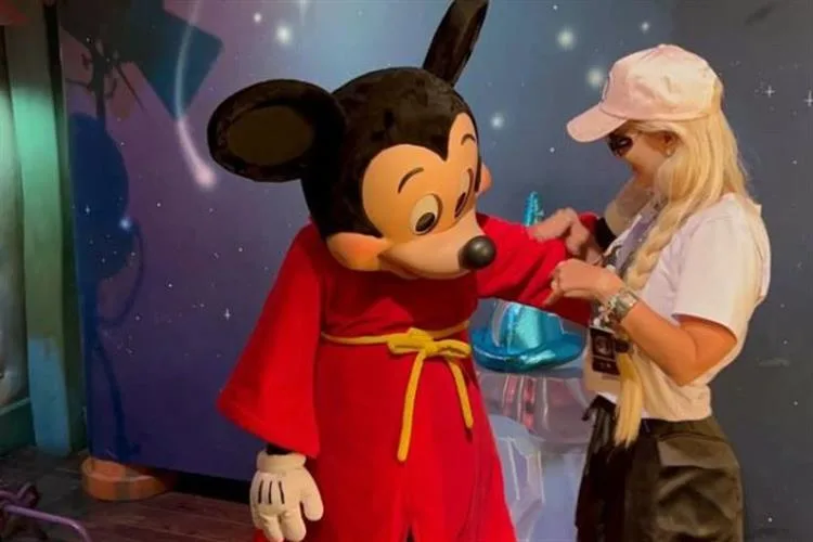 "As Chaves de Excelência da Disney: Criando Magia em Cada Detalhe", por Geórgia Brasil Pontes