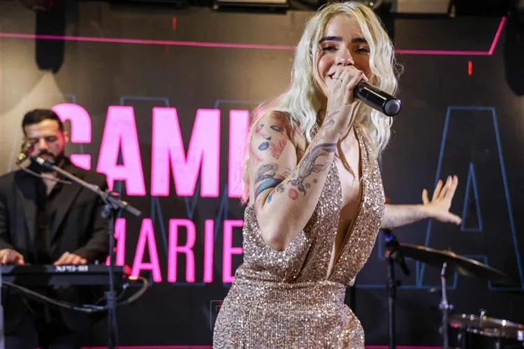 Cantora Camila Marieta, destaque do The Voice 2021, amplia sua atuação para eventos sociais